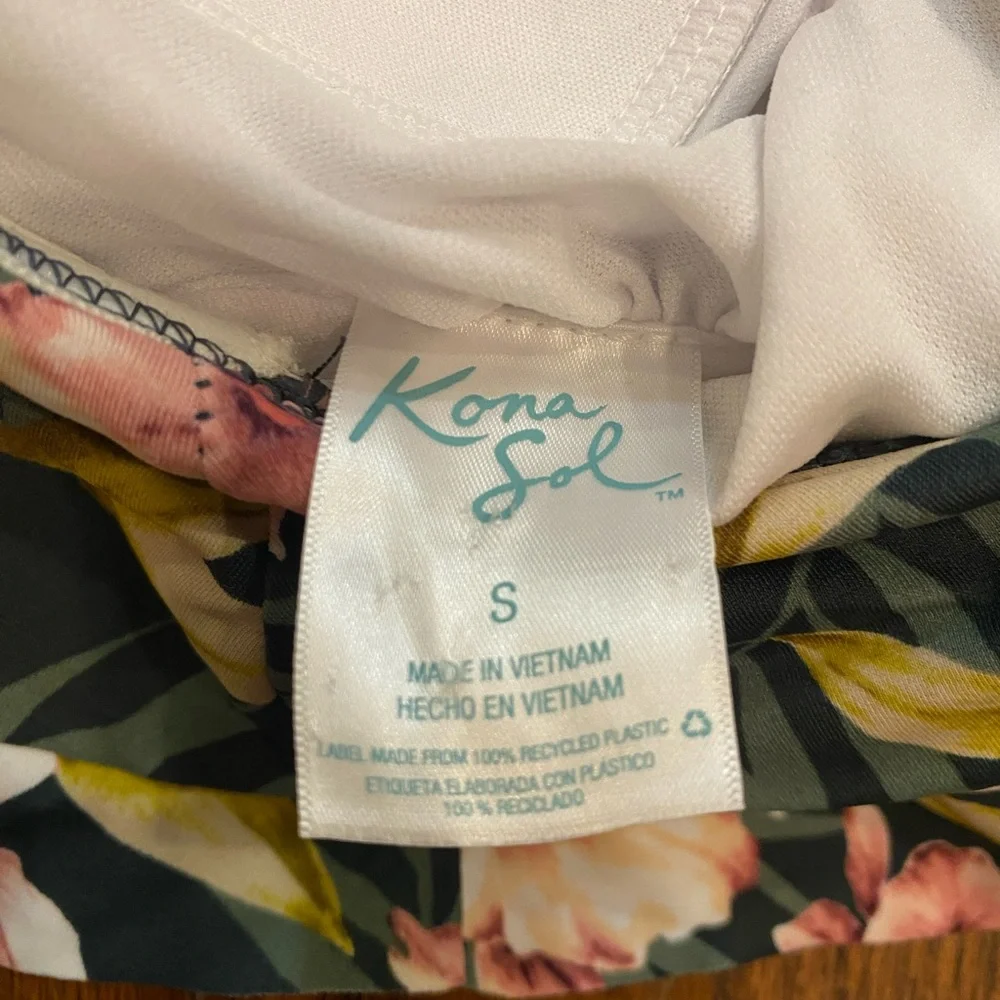 NWT Women's Bandeau Flounce High Coverage One Piece Kona Sol Size‎ Small